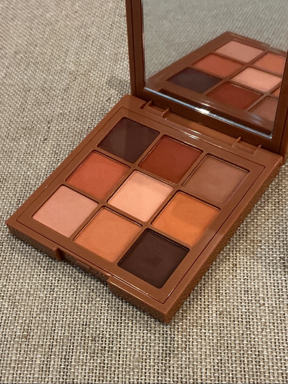 HUDA BEAUTY Warm Matte Obsessions Eyeshadow Palette